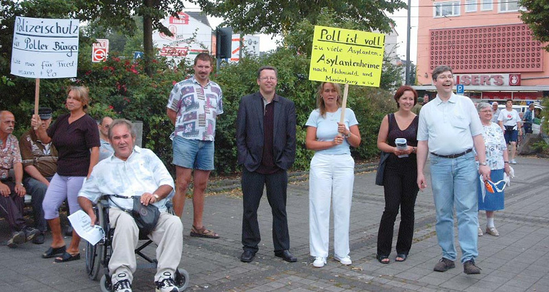 Poll ist Voll - der deutsche Mob gegen Roma-Flchtlinge Poll 2003